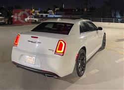 کرایسلەر 300